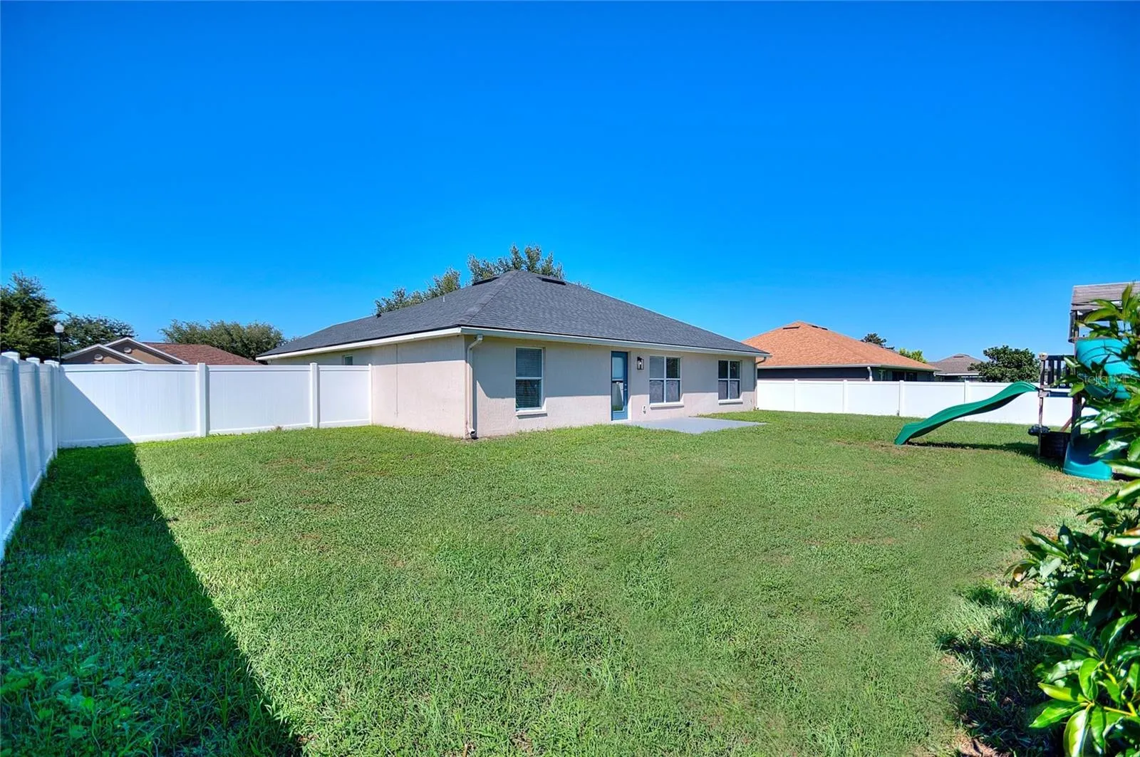 221 MANDOLIN DR