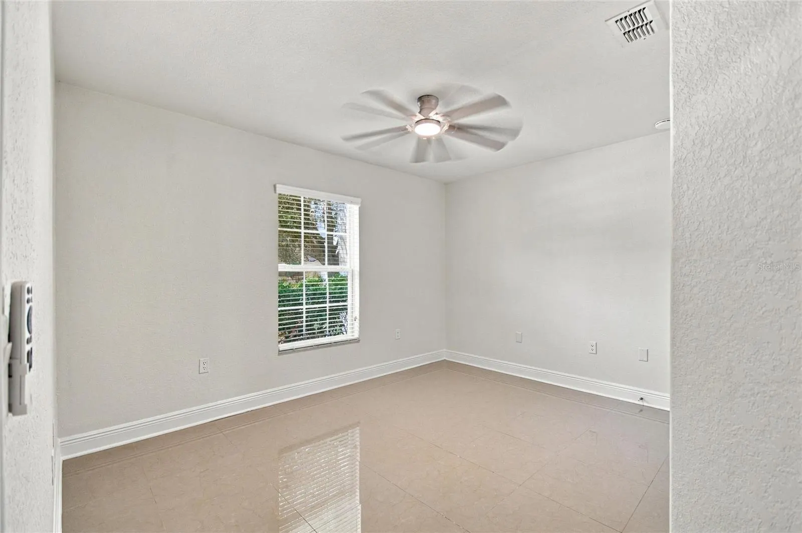 221 MANDOLIN DR
