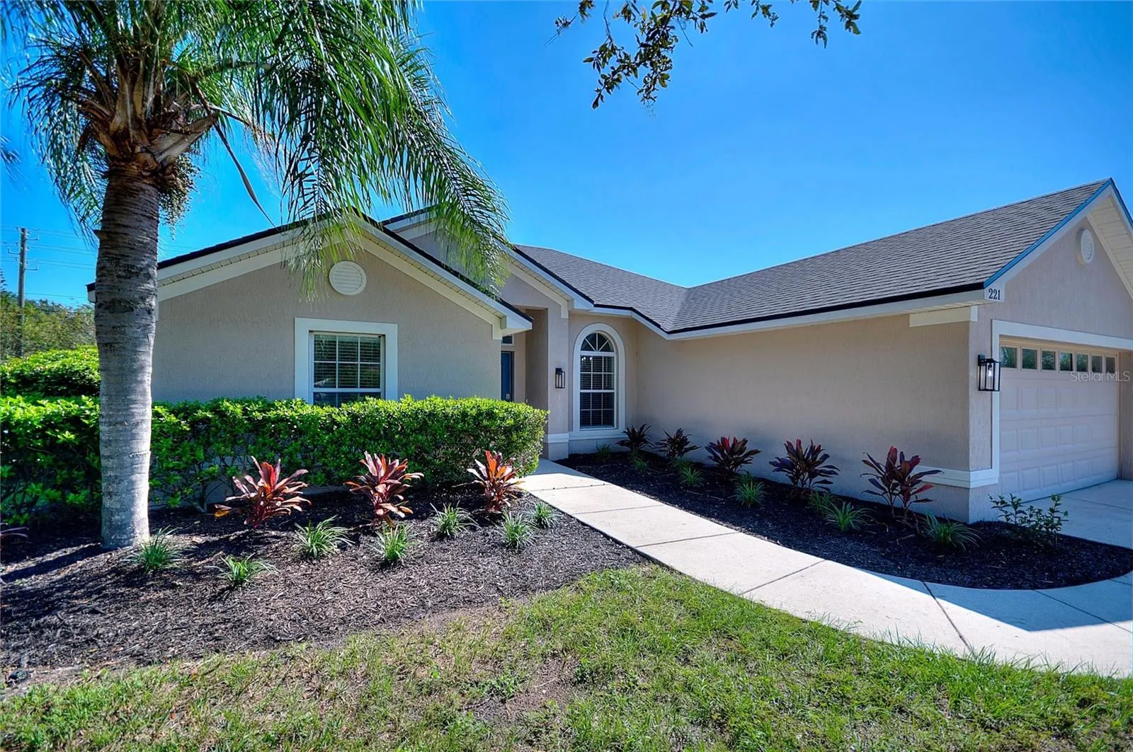 221 MANDOLIN DR