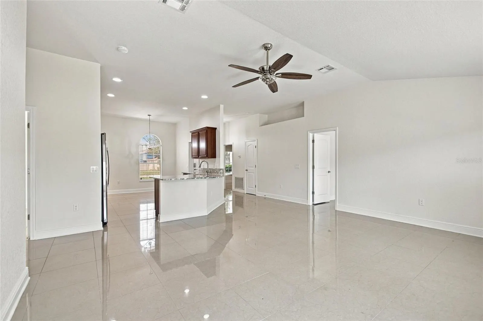 221 MANDOLIN DR