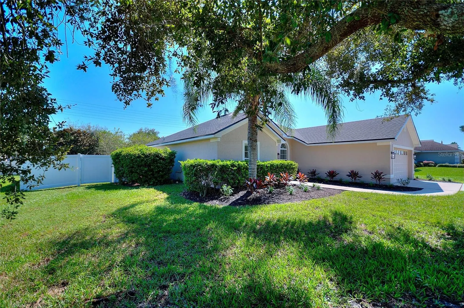 221 MANDOLIN DR