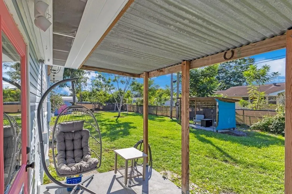 1633 E ELM RD