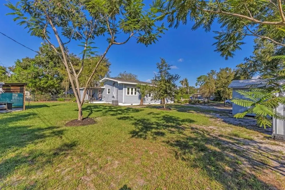 1633 E ELM RD