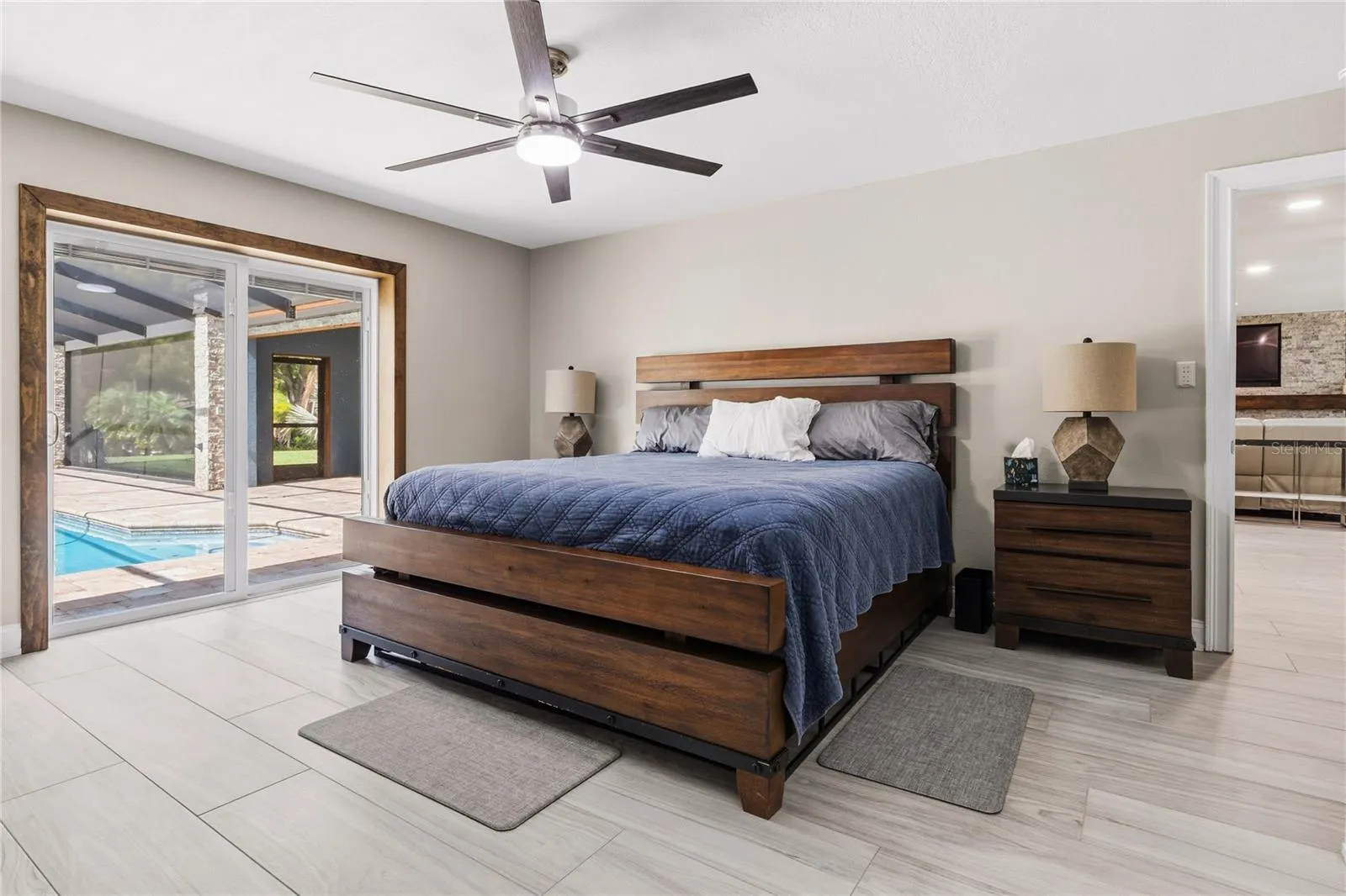 1010 EDGEWATER DR