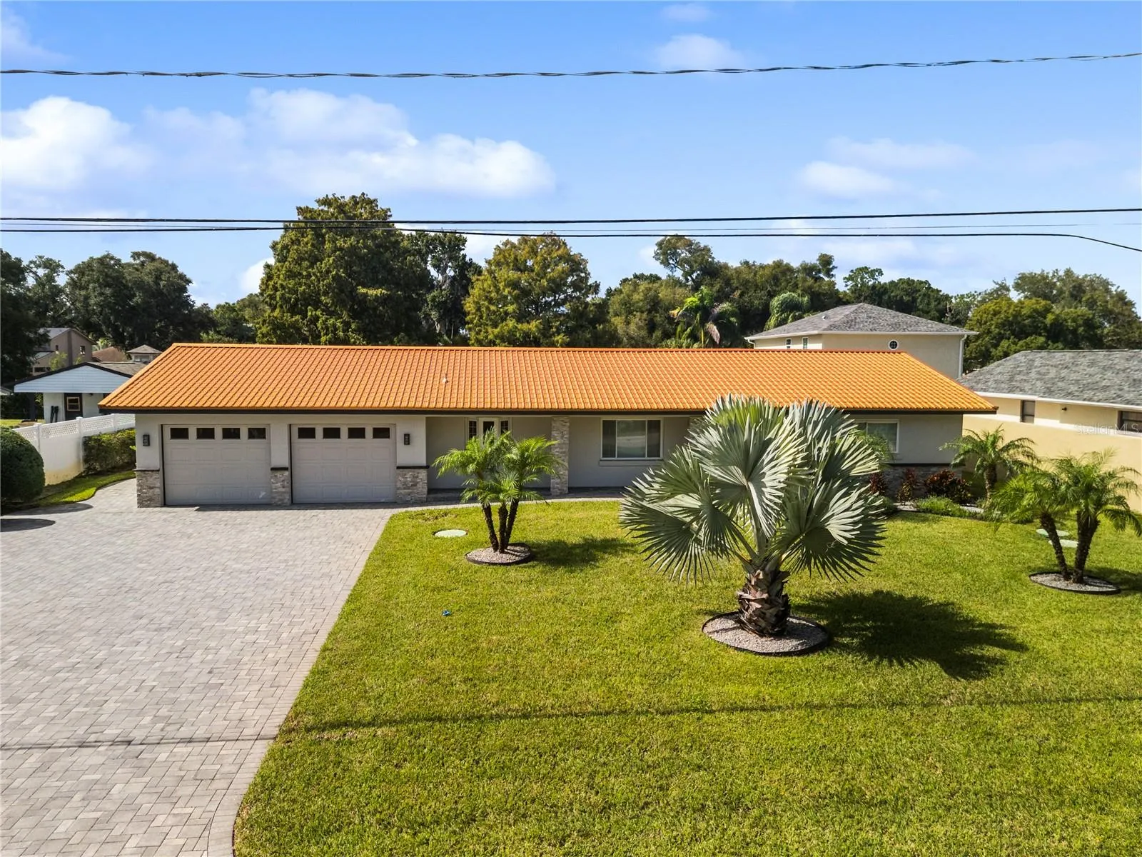 1010 EDGEWATER DR