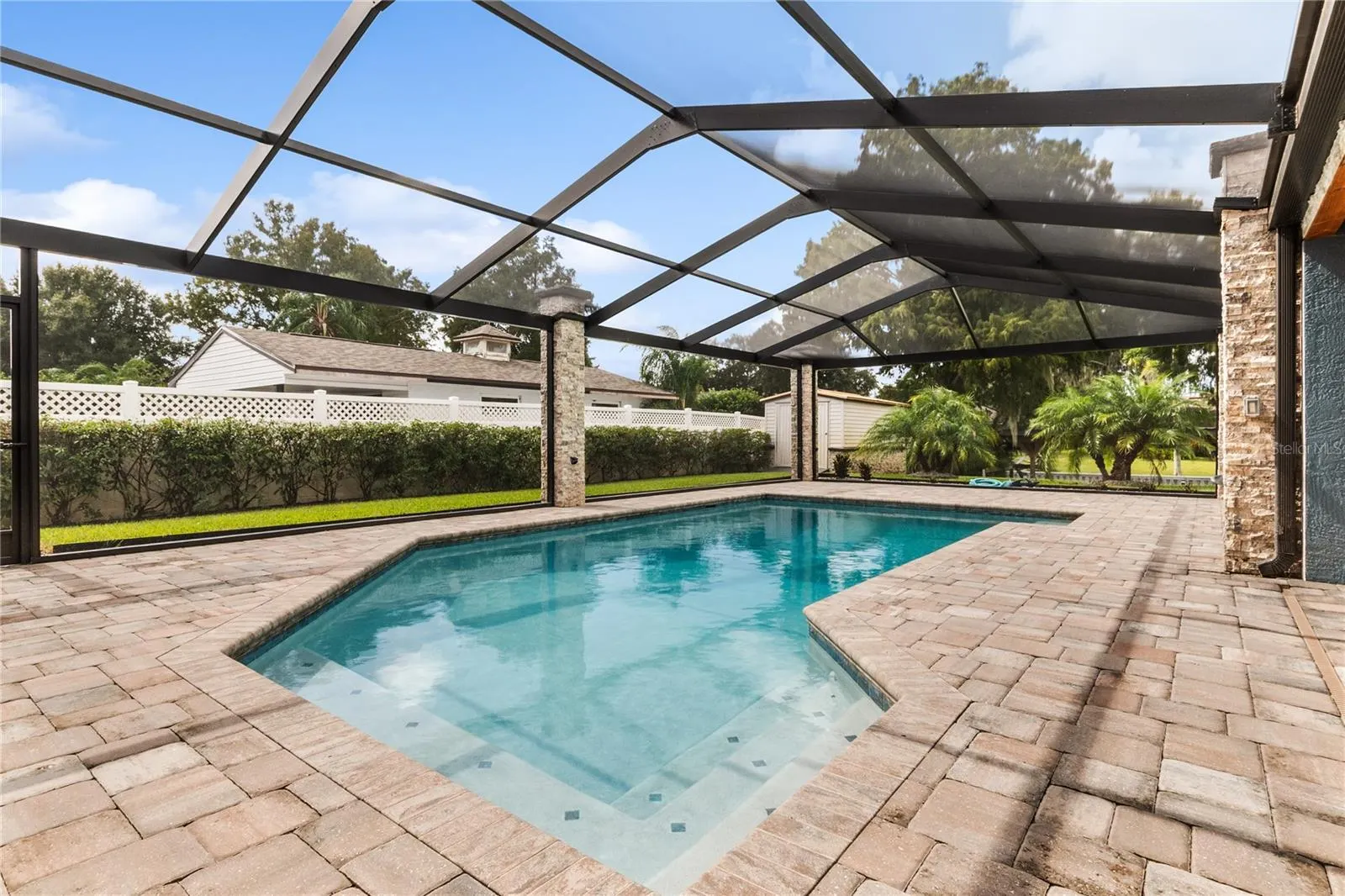 1010 EDGEWATER DR
