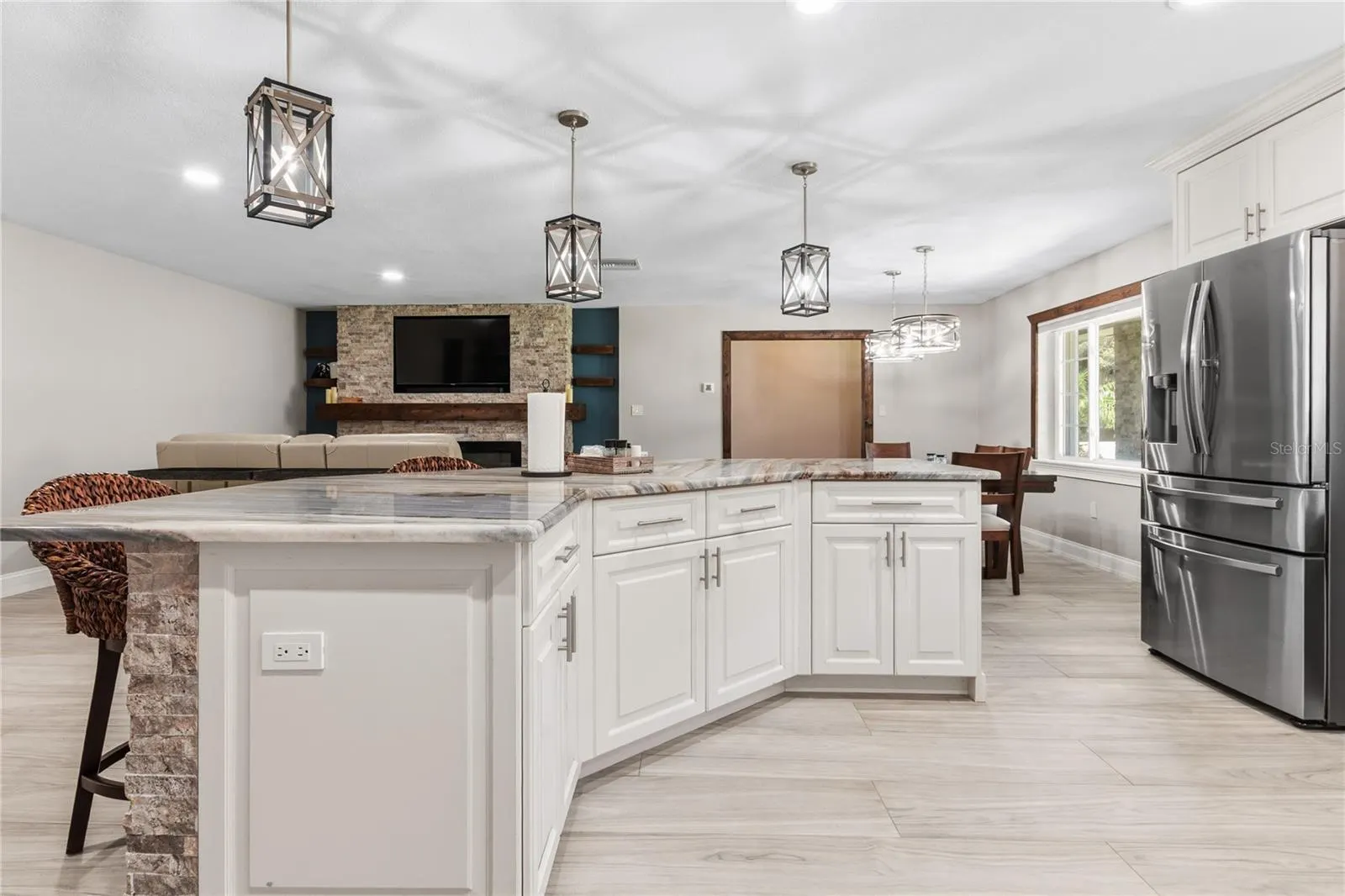 1010 EDGEWATER DR