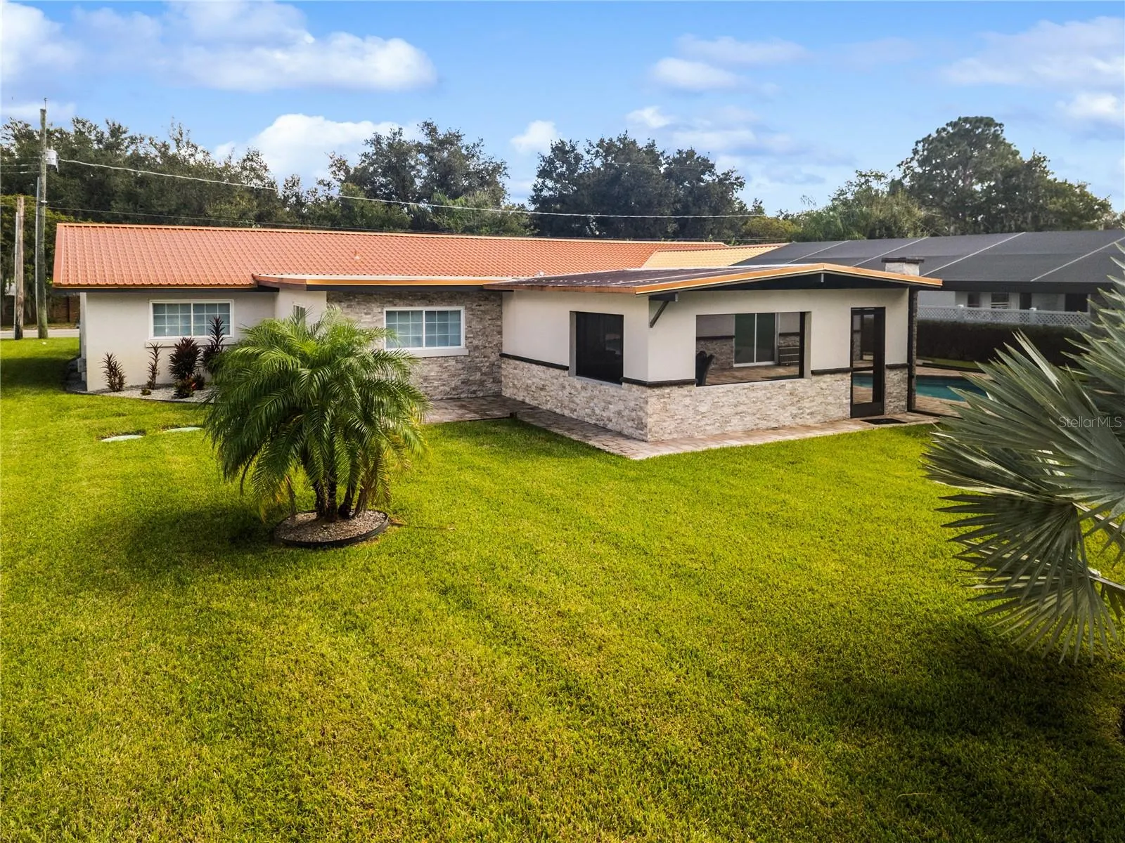 1010 EDGEWATER DR
