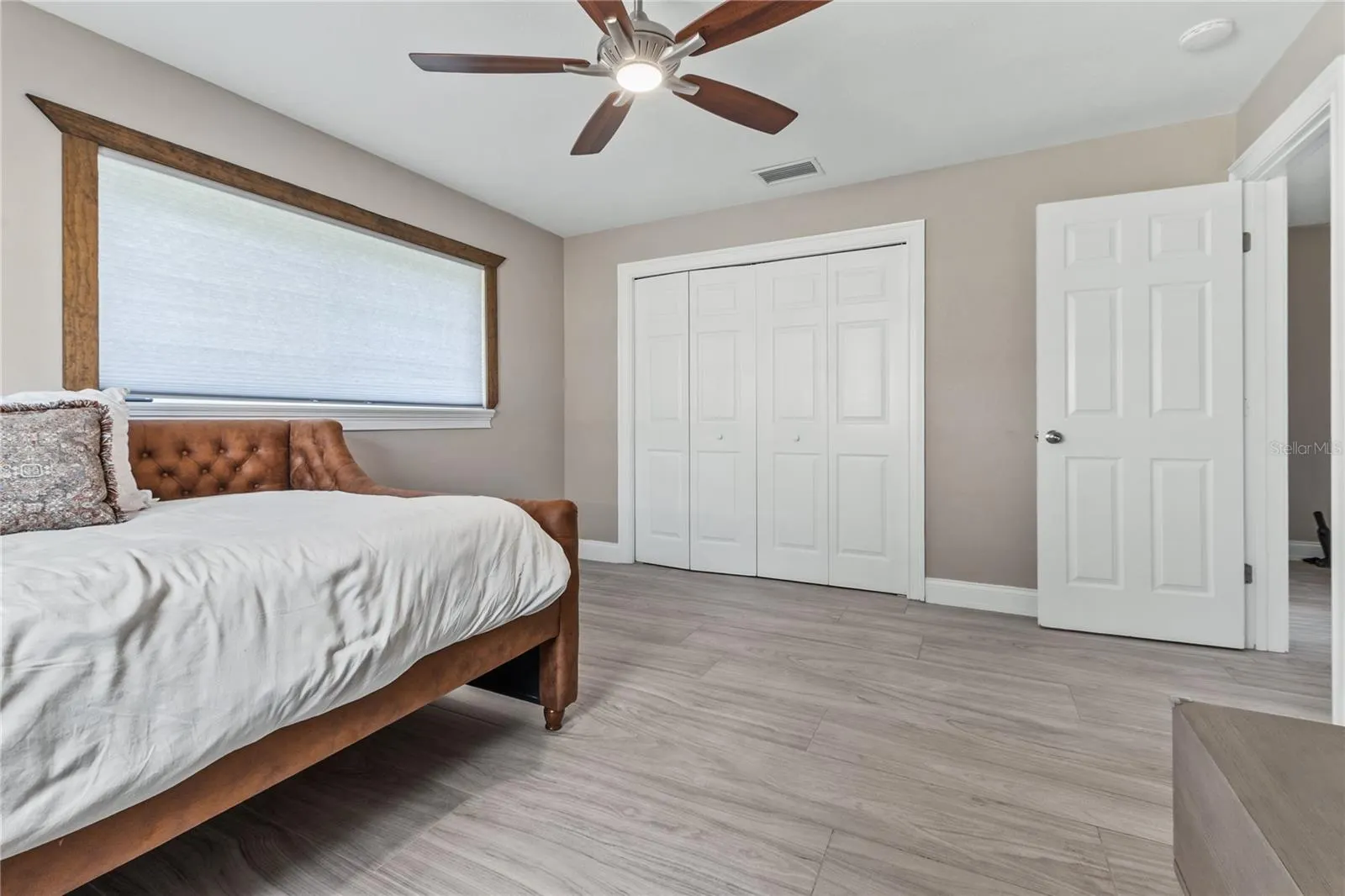 1010 EDGEWATER DR