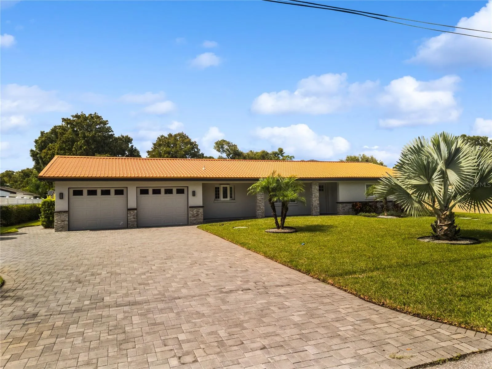 1010 EDGEWATER DR