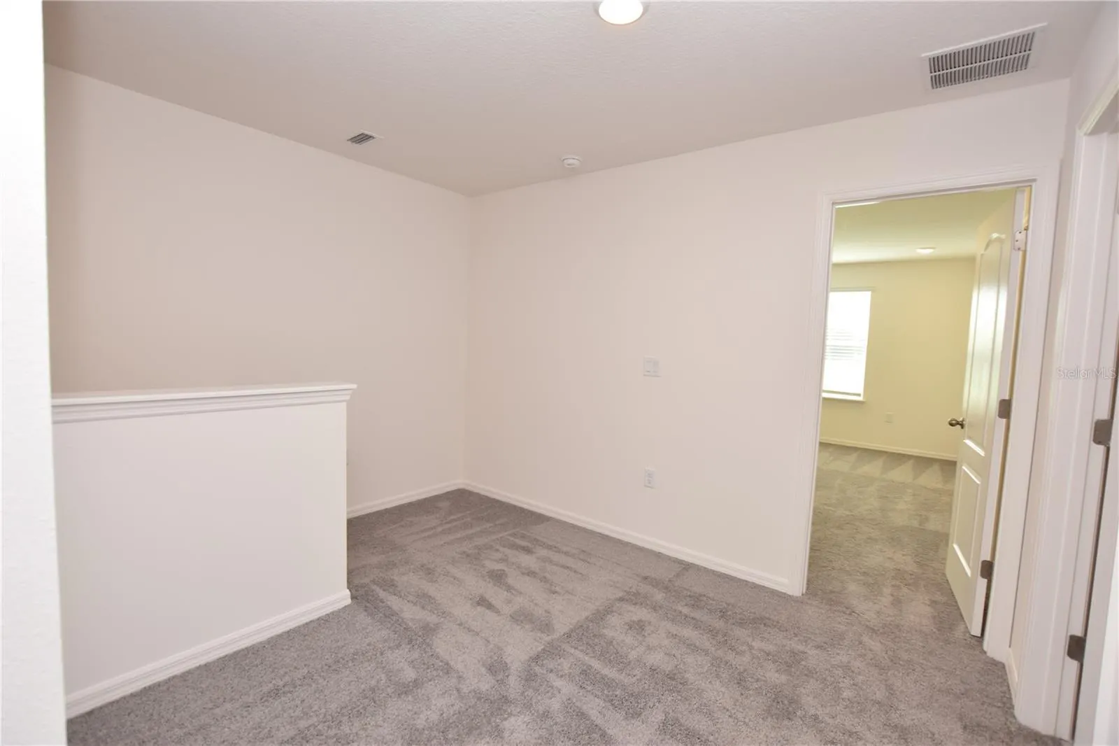 3913 ACADEMIA AVE