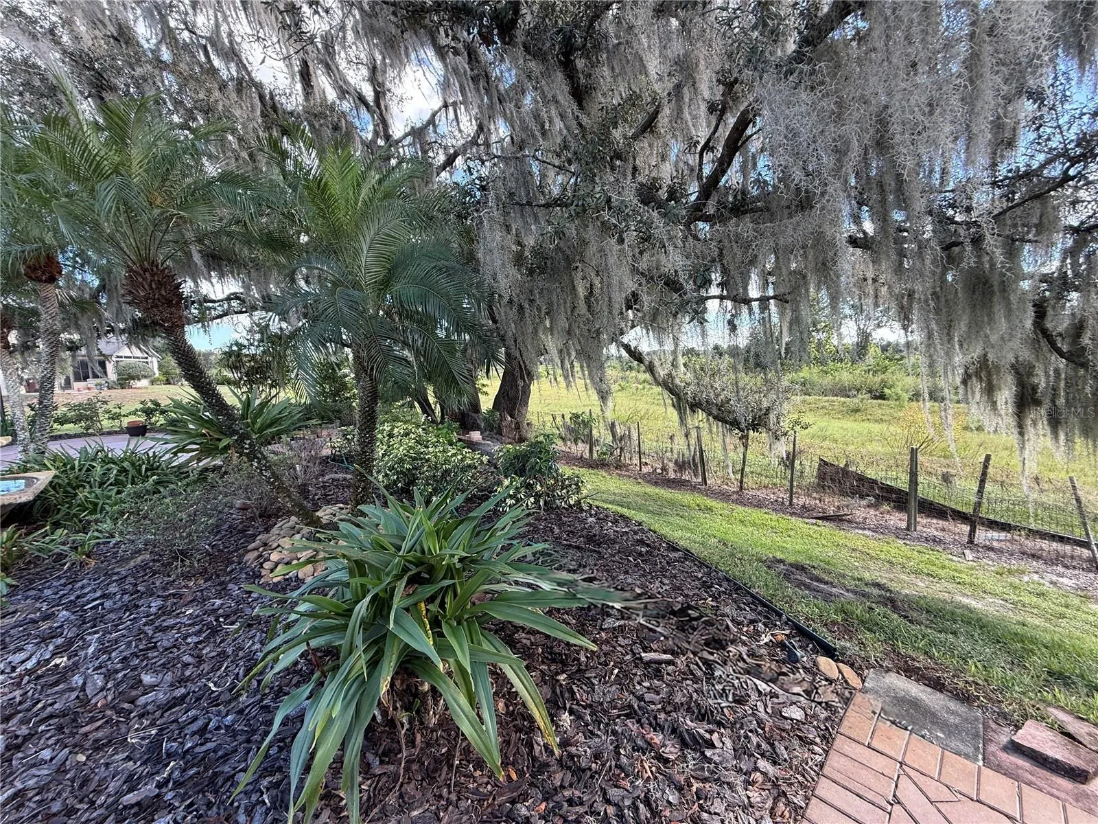 552 MEANDERING WAY