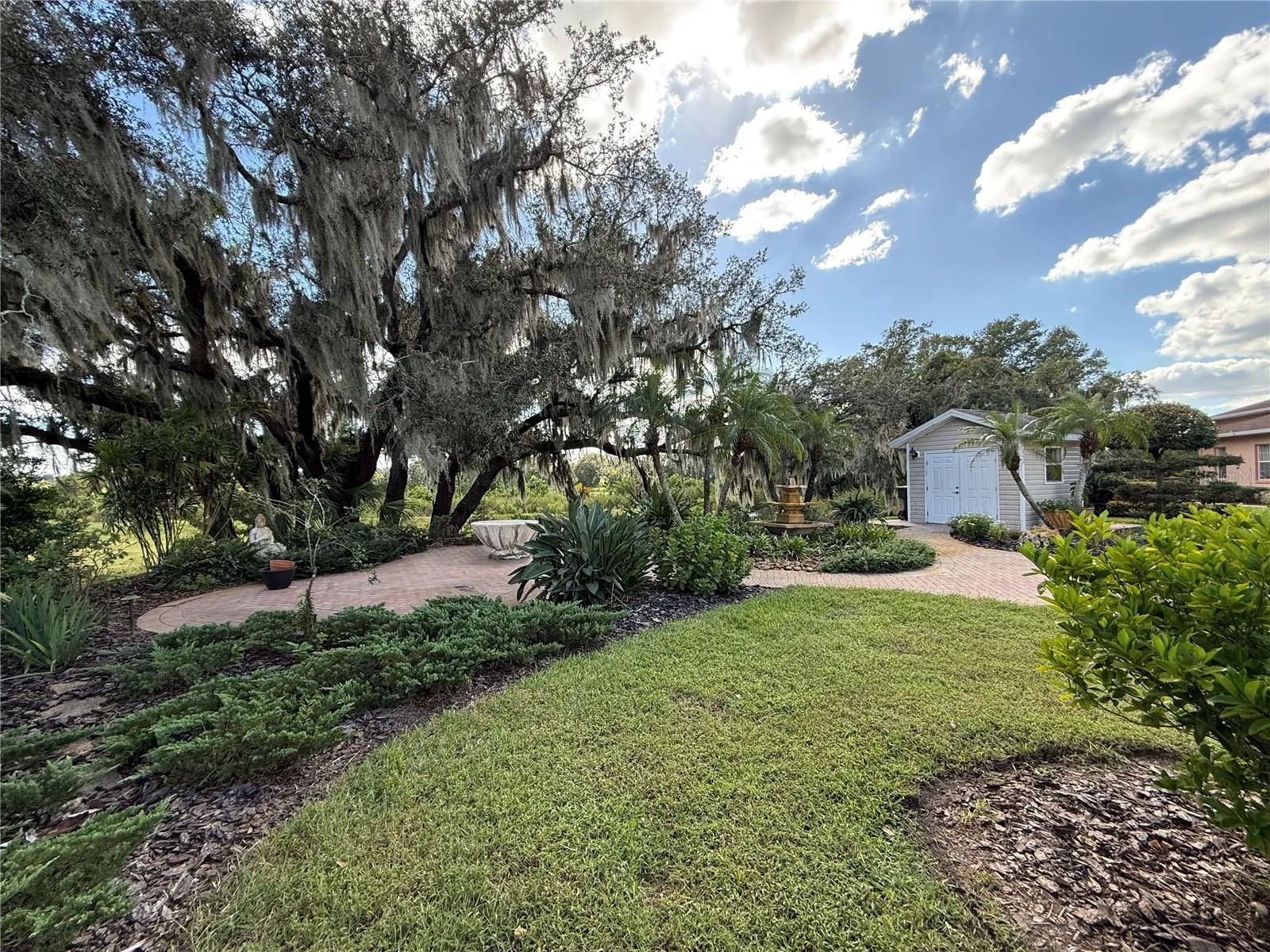552 MEANDERING WAY