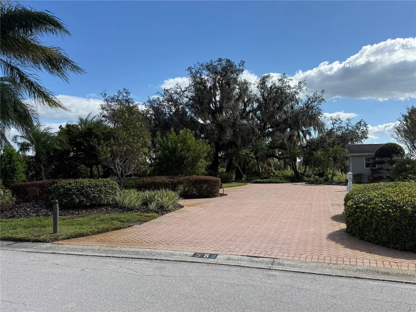 552 MEANDERING WAY