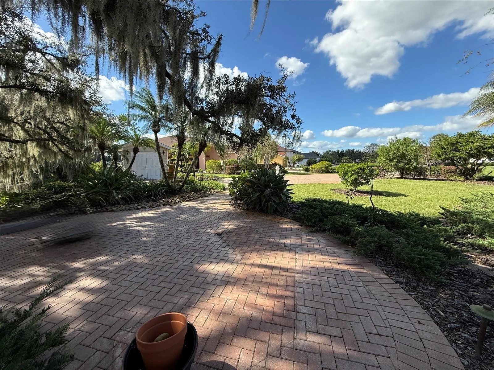 552 MEANDERING WAY
