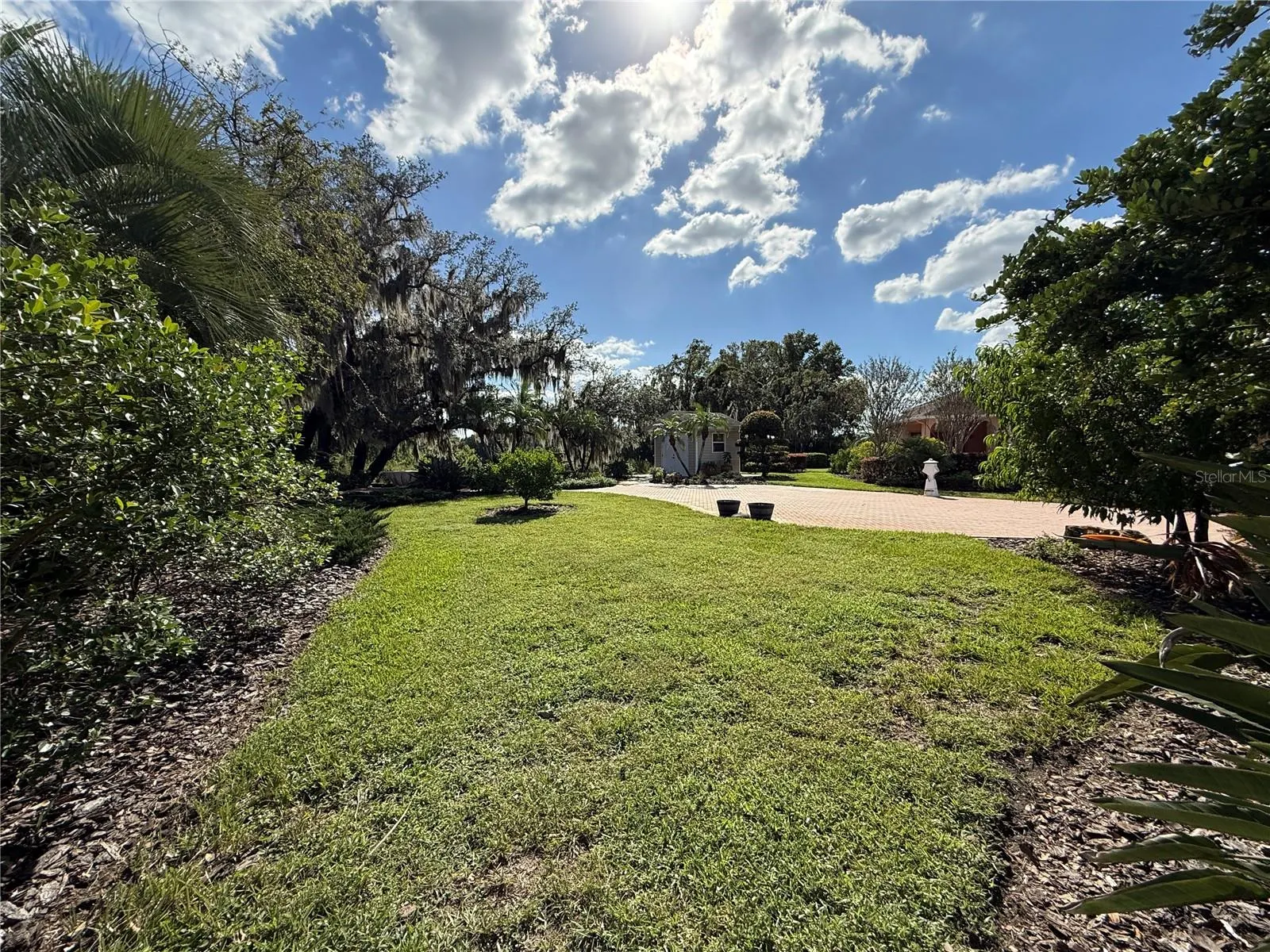 552 MEANDERING WAY