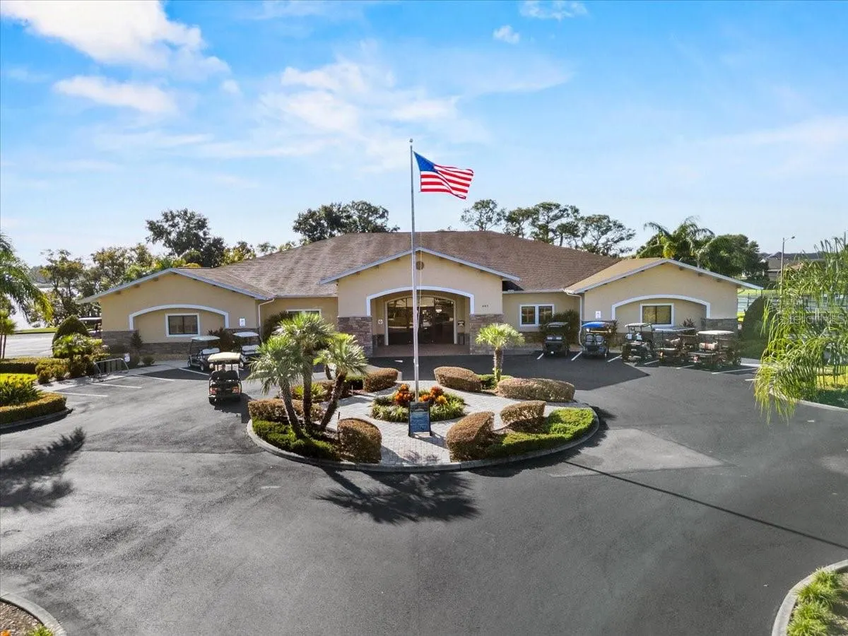552 MEANDERING WAY