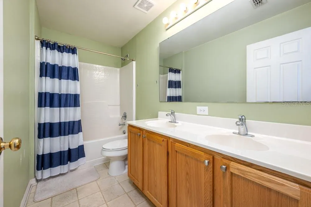 3643 WELLINGTON PL
