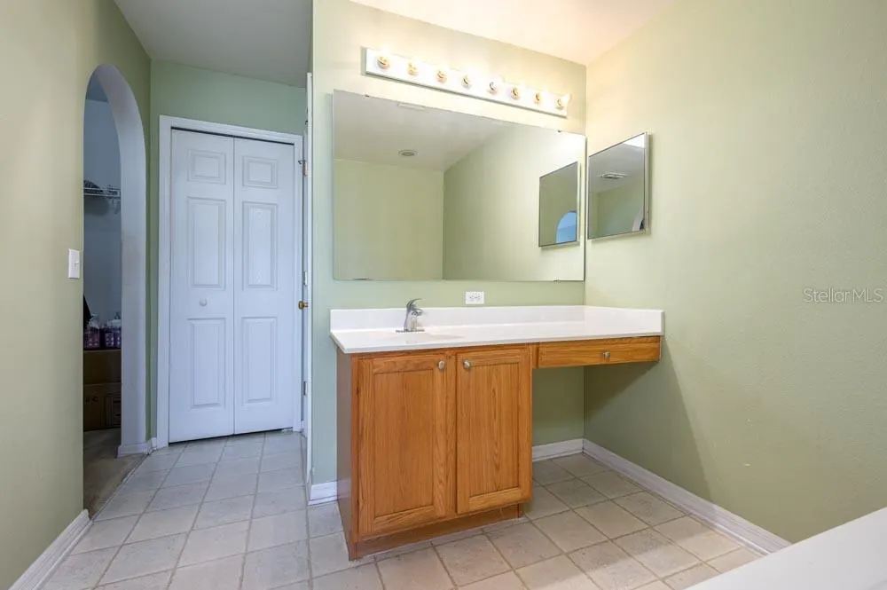 3643 WELLINGTON PL