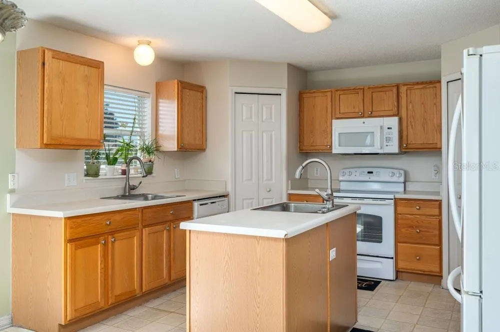 3643 WELLINGTON PL
