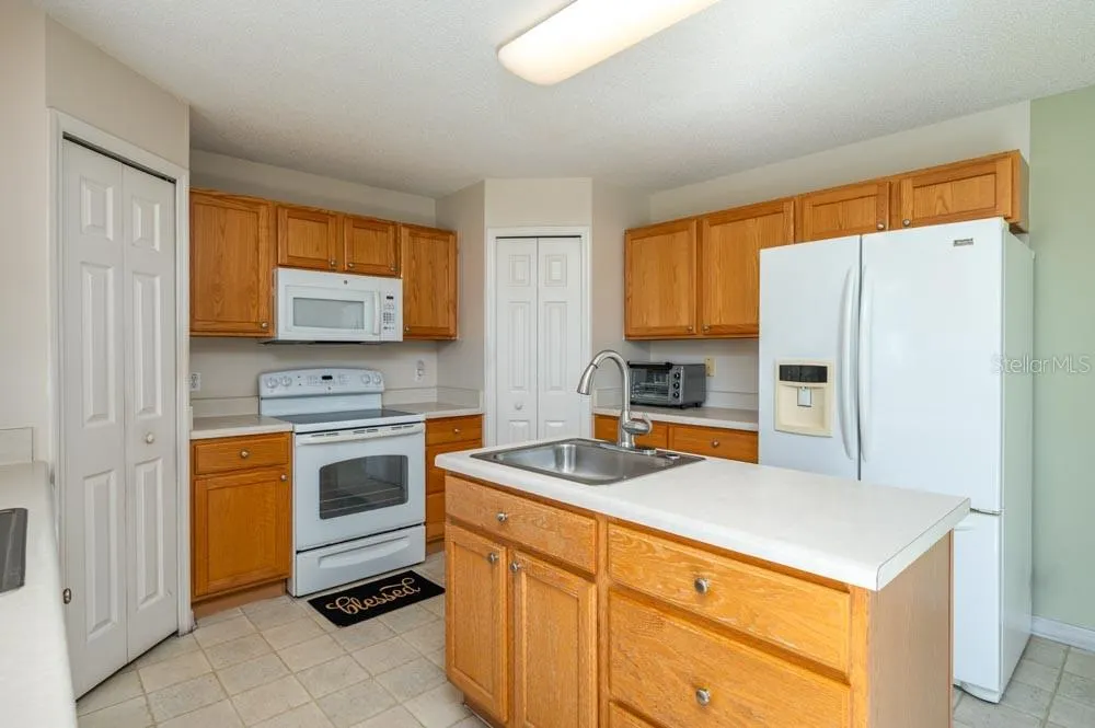 3643 WELLINGTON PL