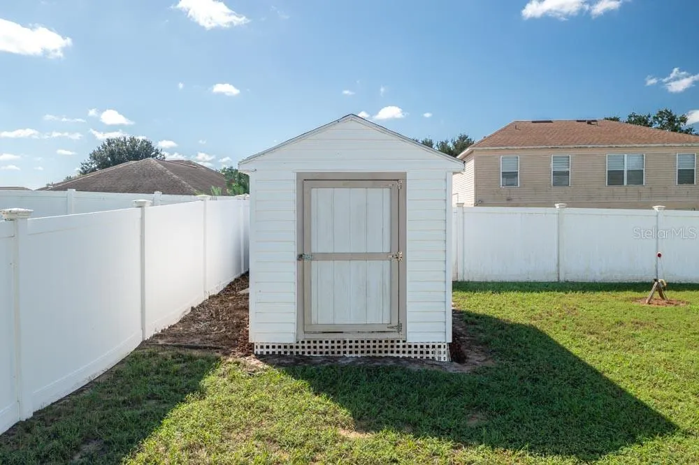 3643 WELLINGTON PL