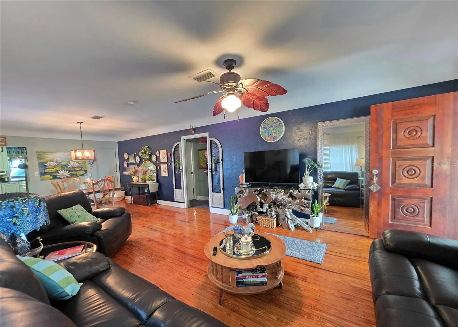 118 S WATERLOO AVE