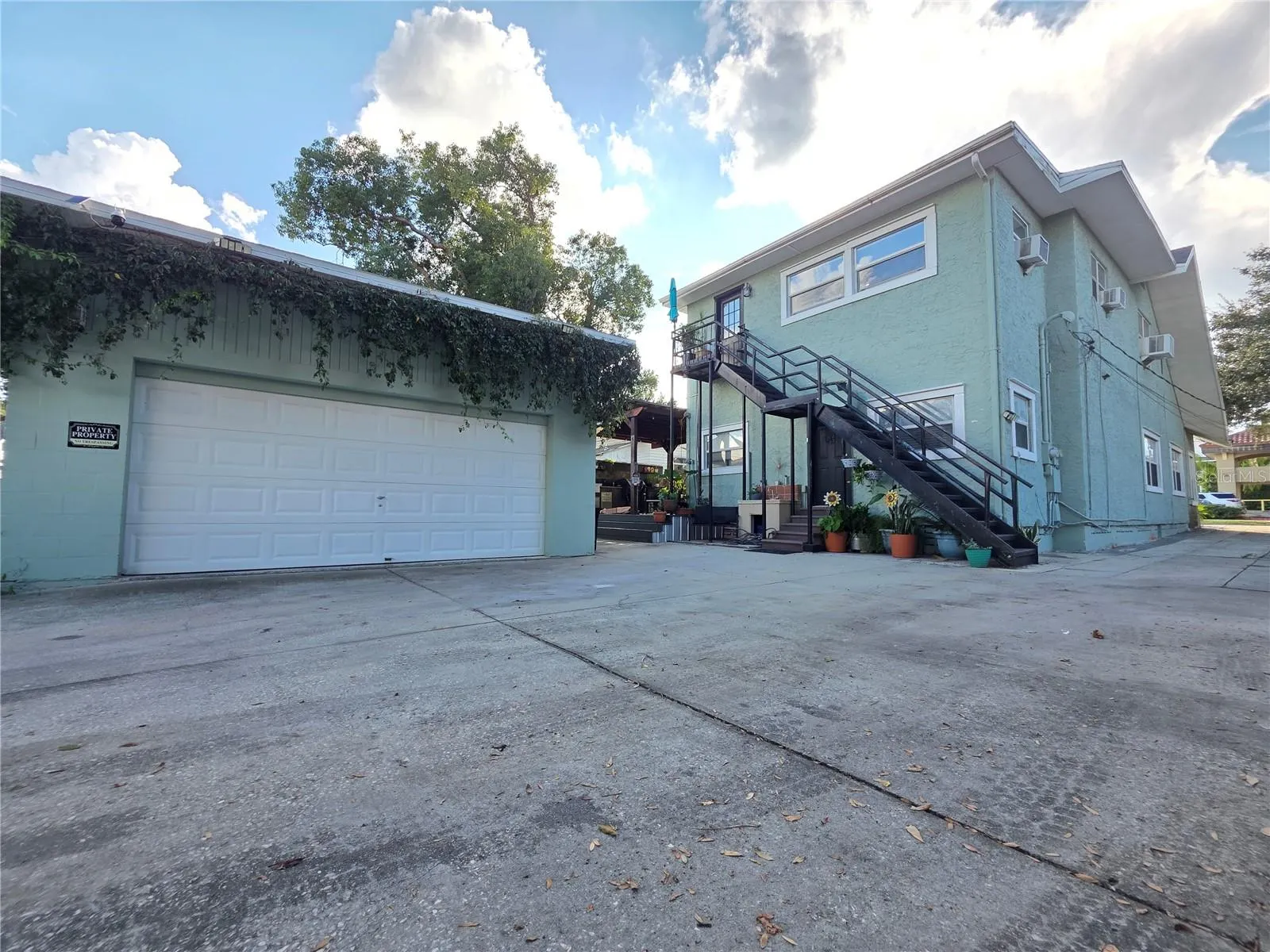 118 S WATERLOO AVE