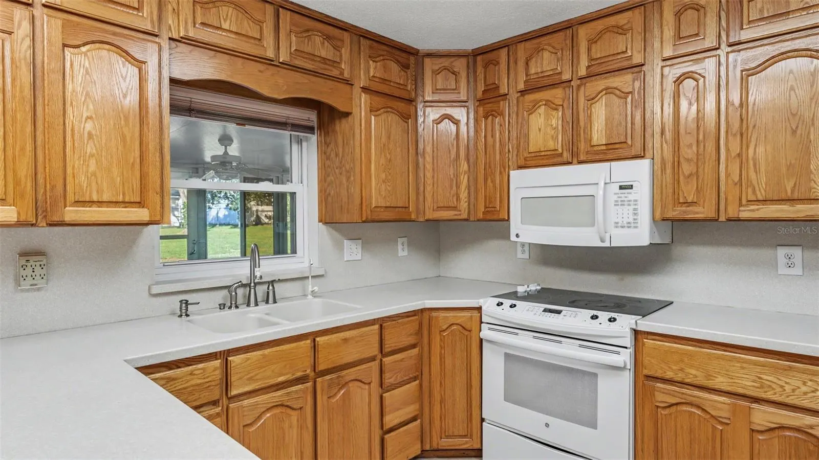 6739 FARRIS DR