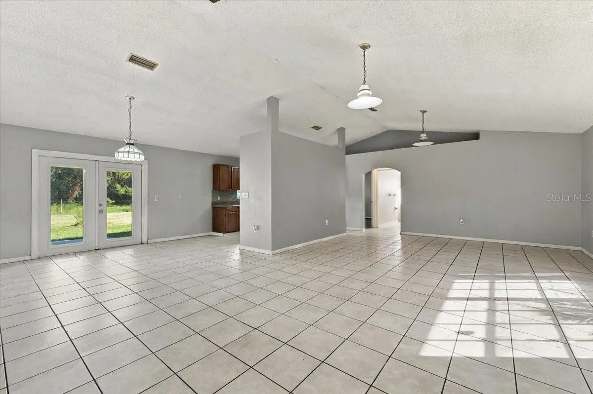 107 FLORIDA GRACKLE CT