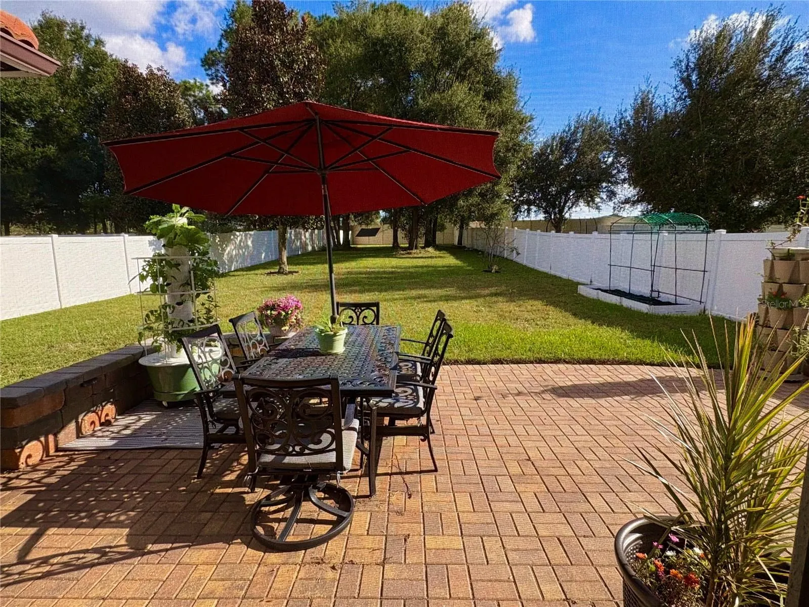 1850 ALTAVISTA CIR