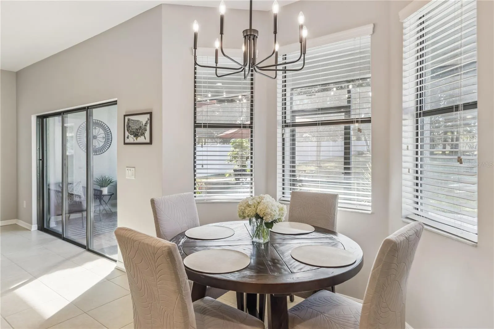 1850 ALTAVISTA CIR