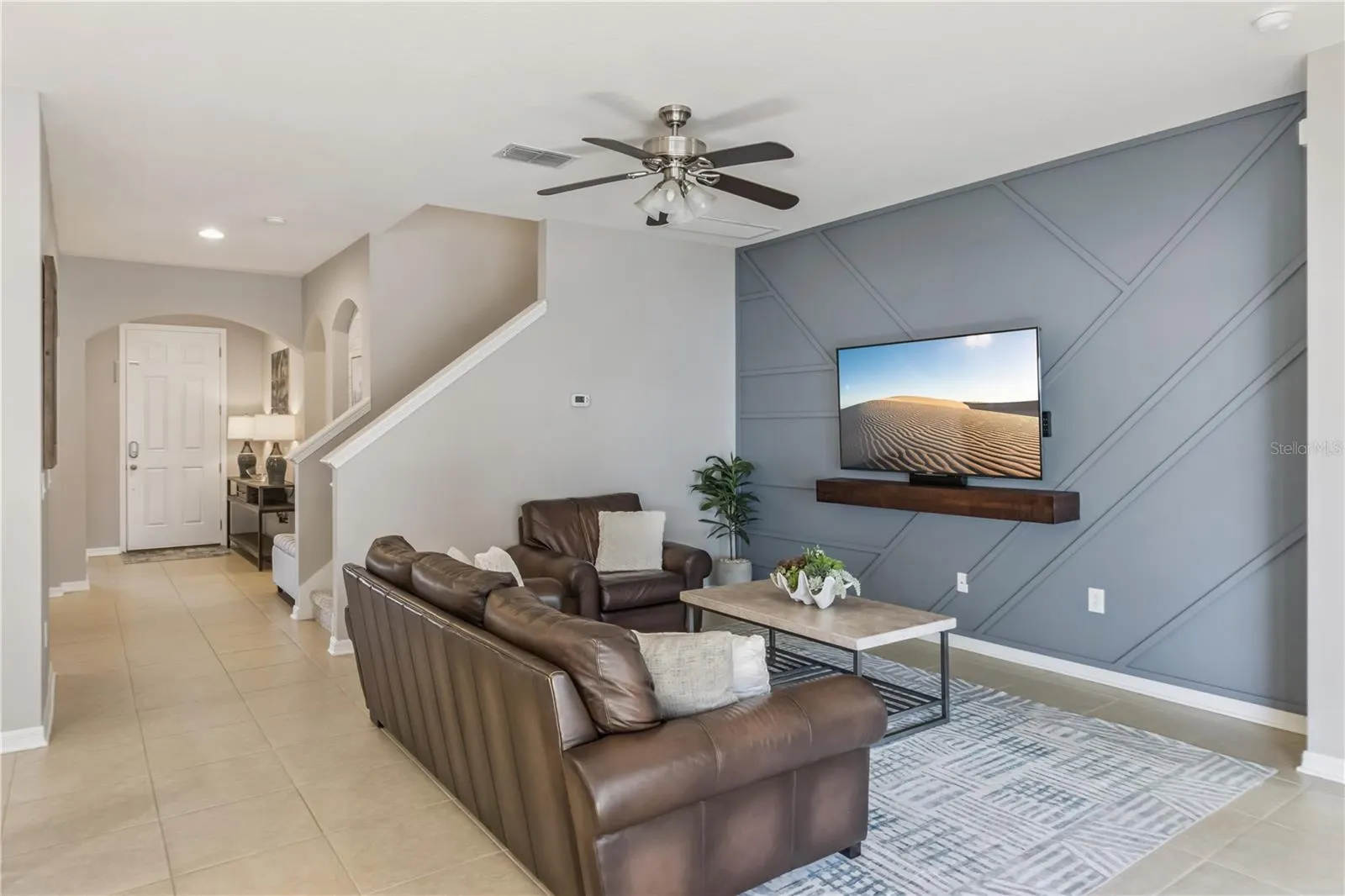 1850 ALTAVISTA CIR
