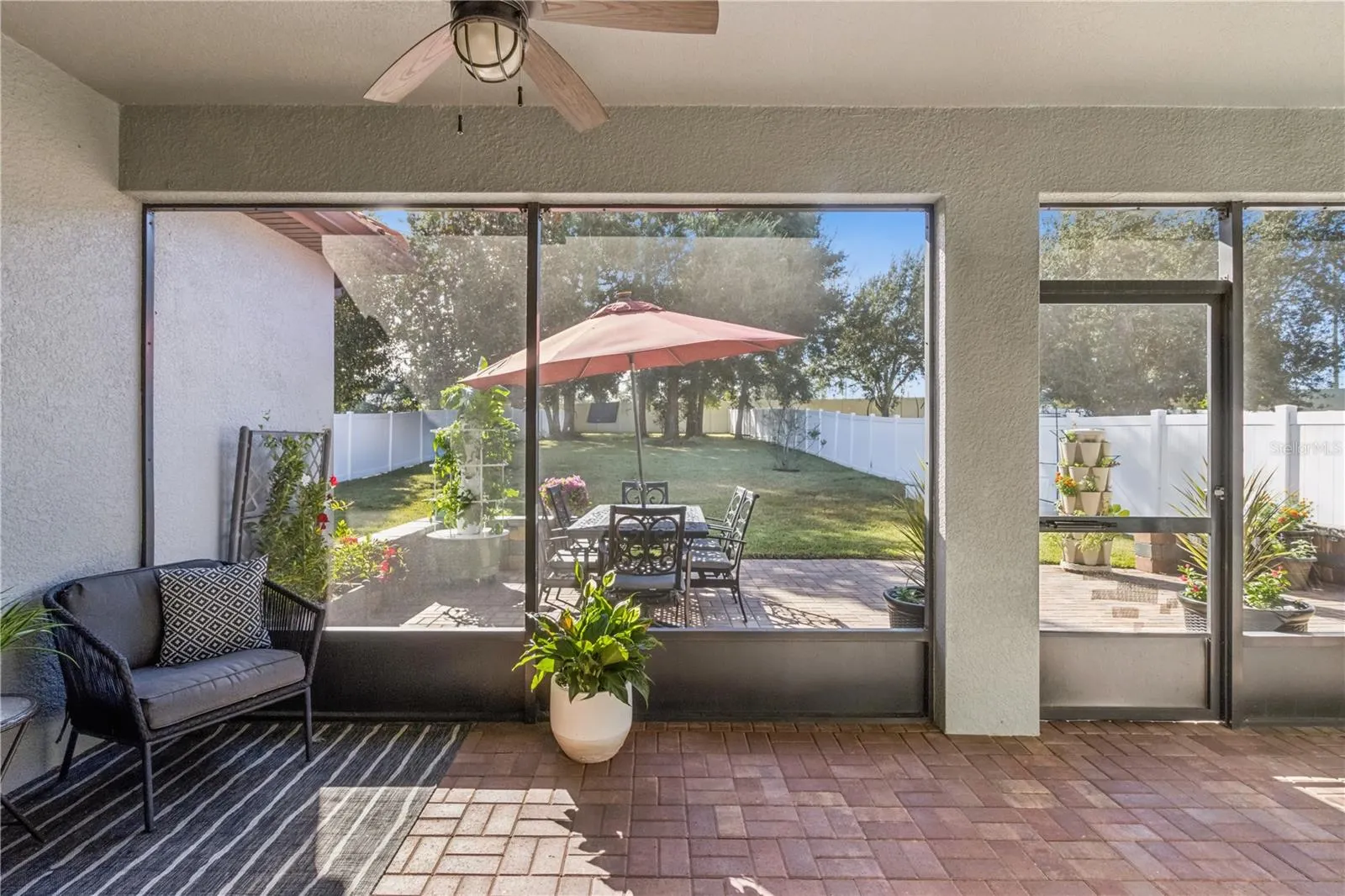 1850 ALTAVISTA CIR
