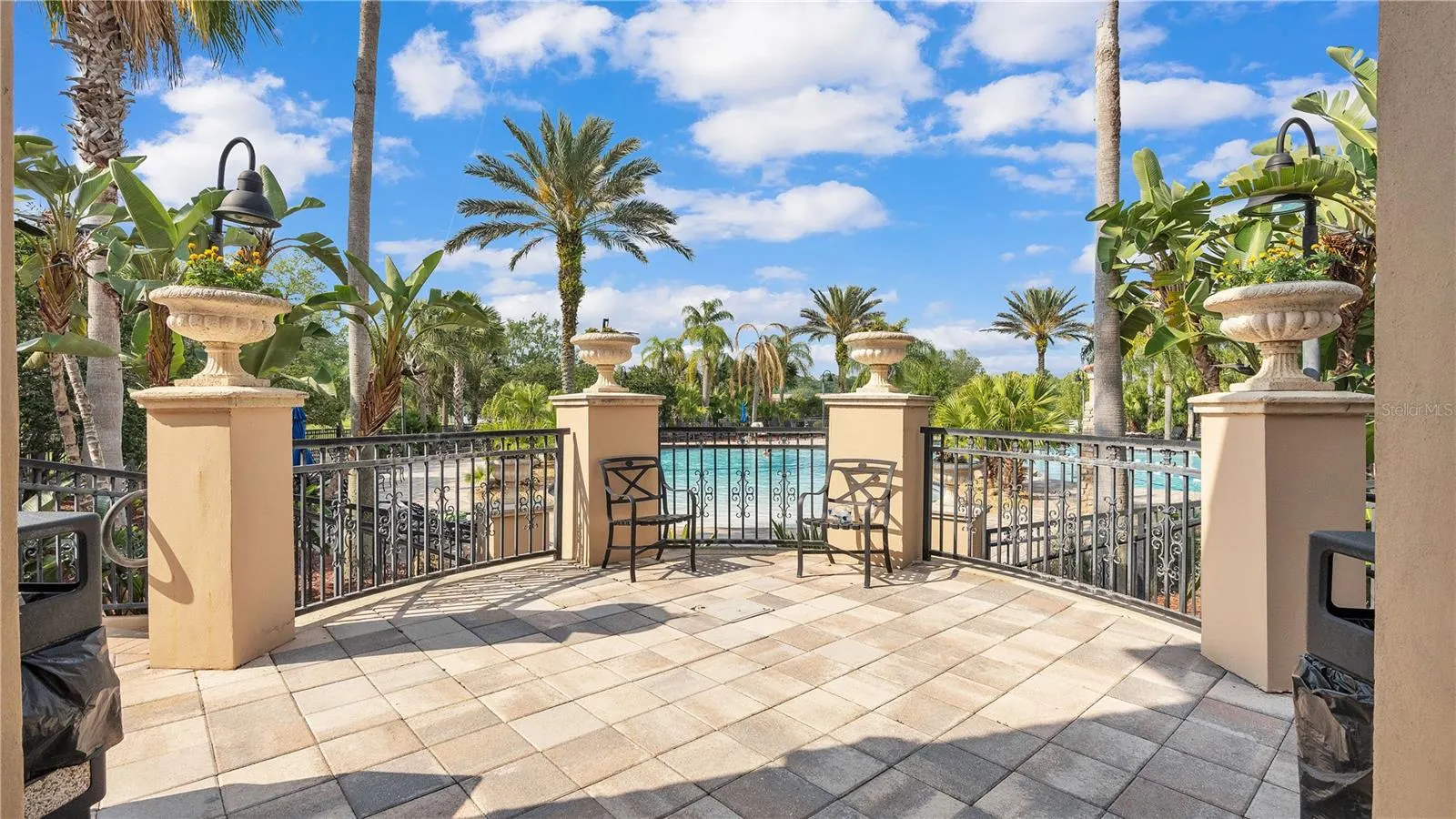 1850 ALTAVISTA CIR