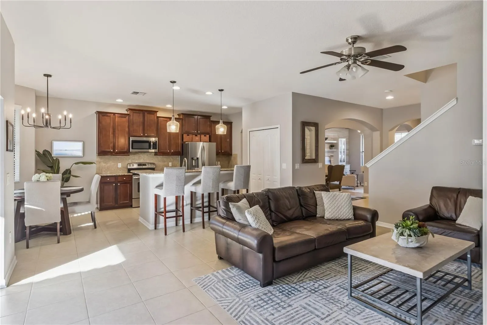 1850 ALTAVISTA CIR