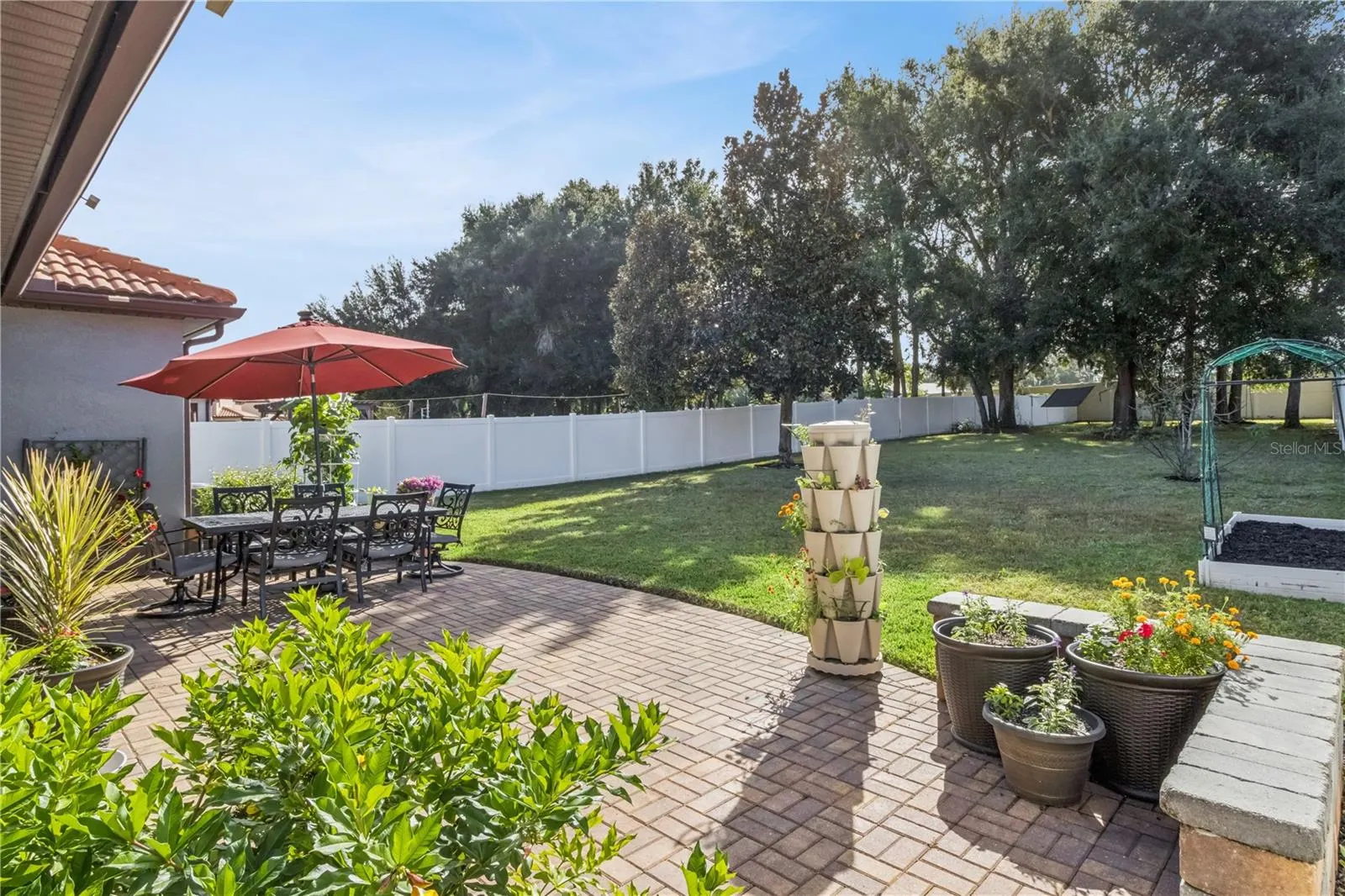 1850 ALTAVISTA CIR