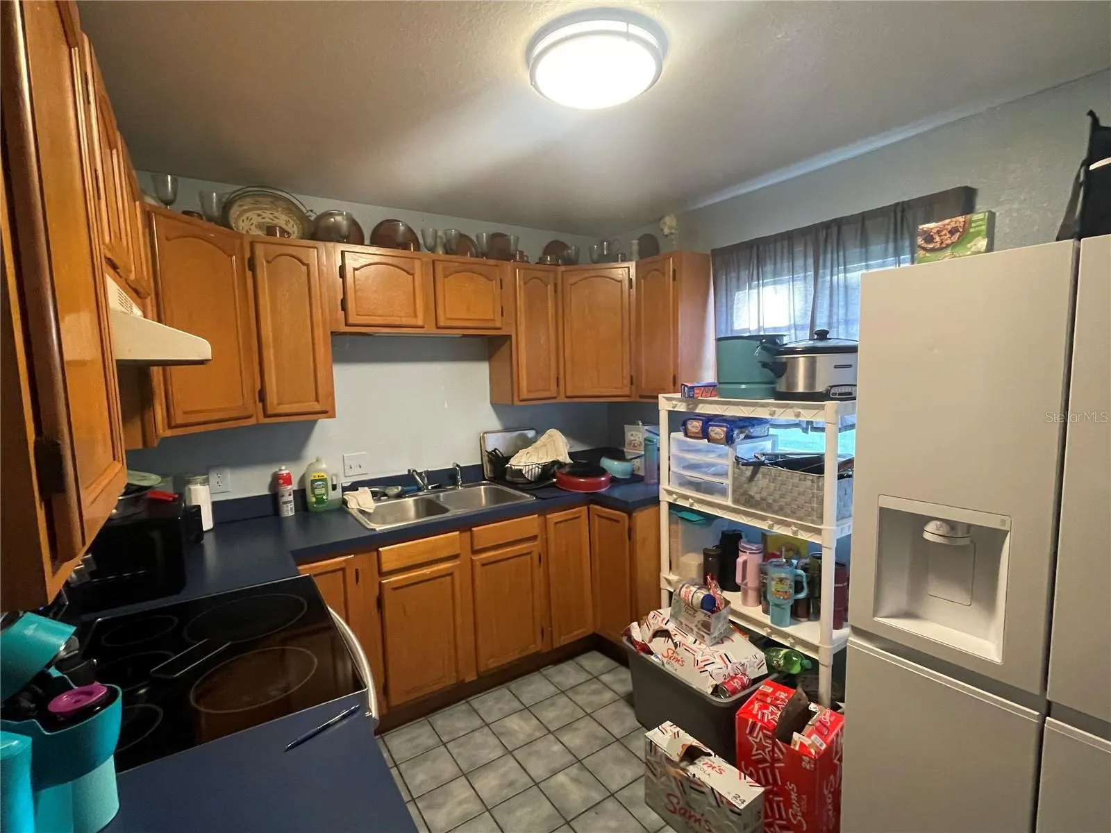 1835 E VALENCIA DR