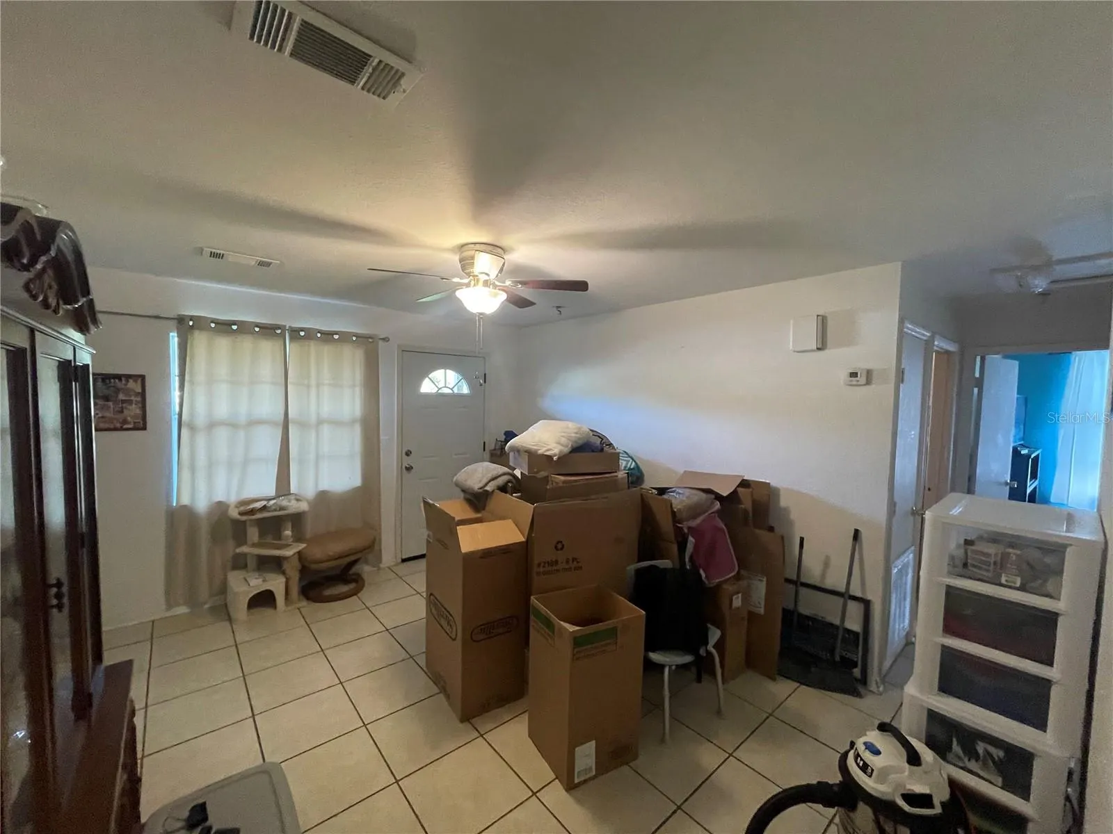 1835 E VALENCIA DR