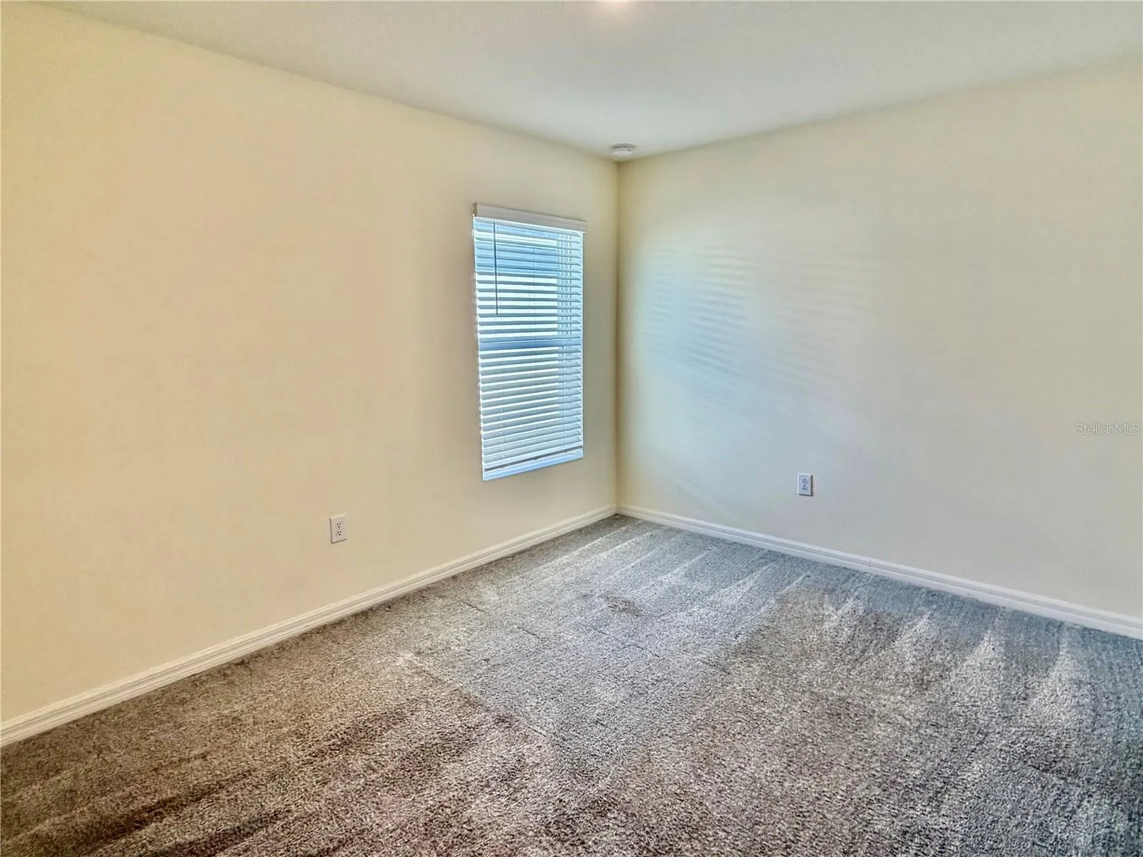 240 SUMMERLIN LOOP