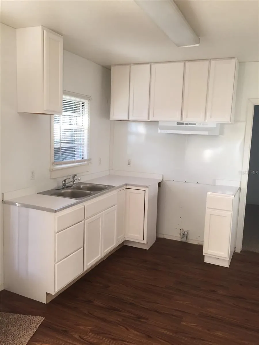 124 BASSEDENA CIR S
