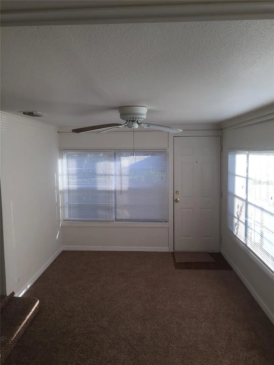 124 BASSEDENA CIR S