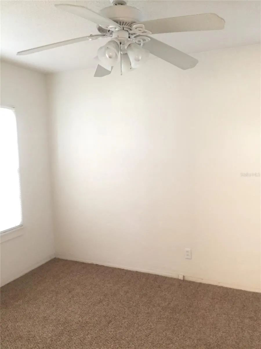 124 BASSEDENA CIR S