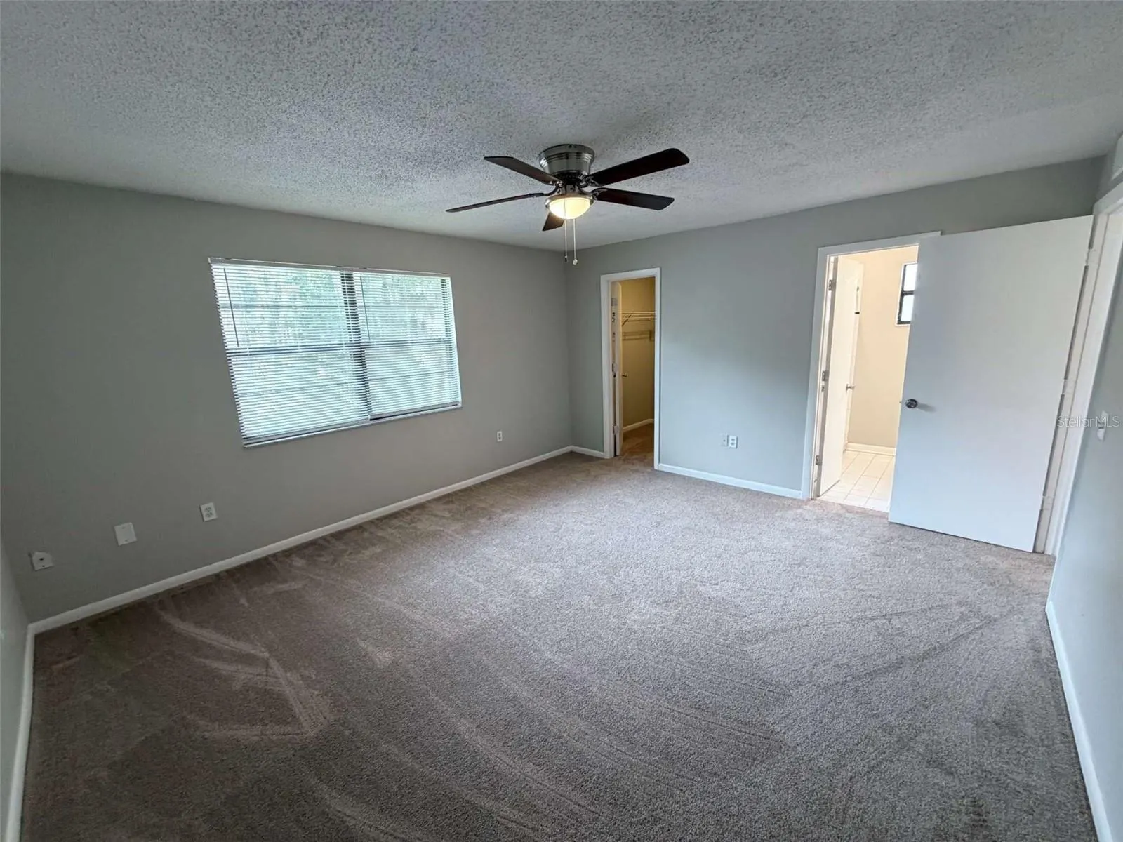 3584 RAINTREE CIR