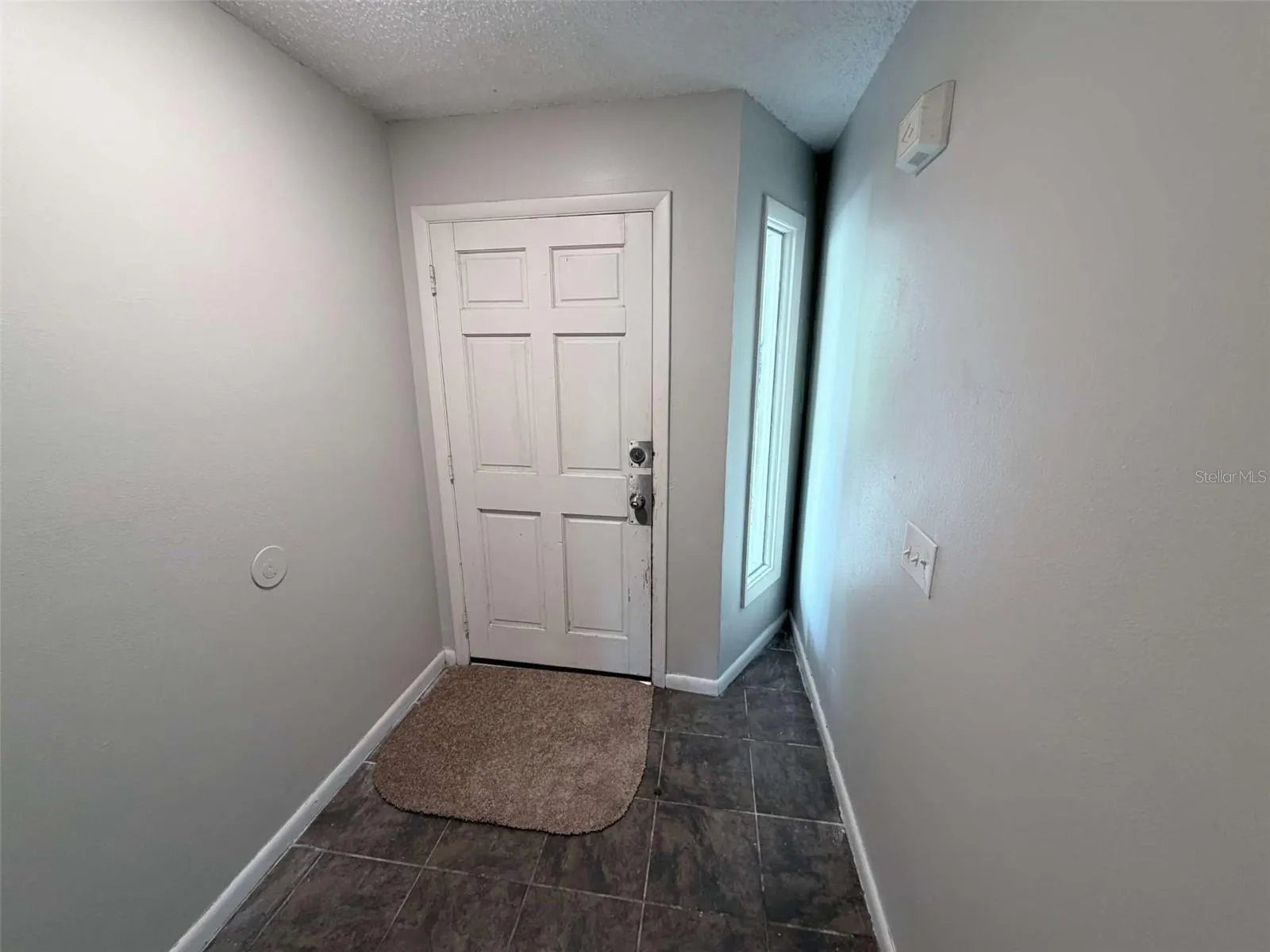3584 RAINTREE CIR