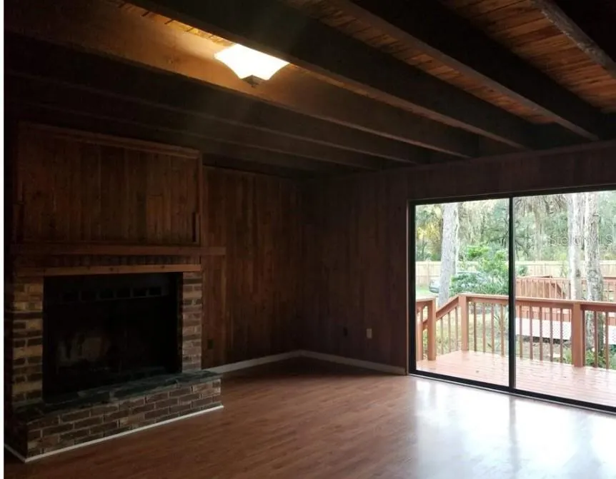 6221 WOODHAVEN DR