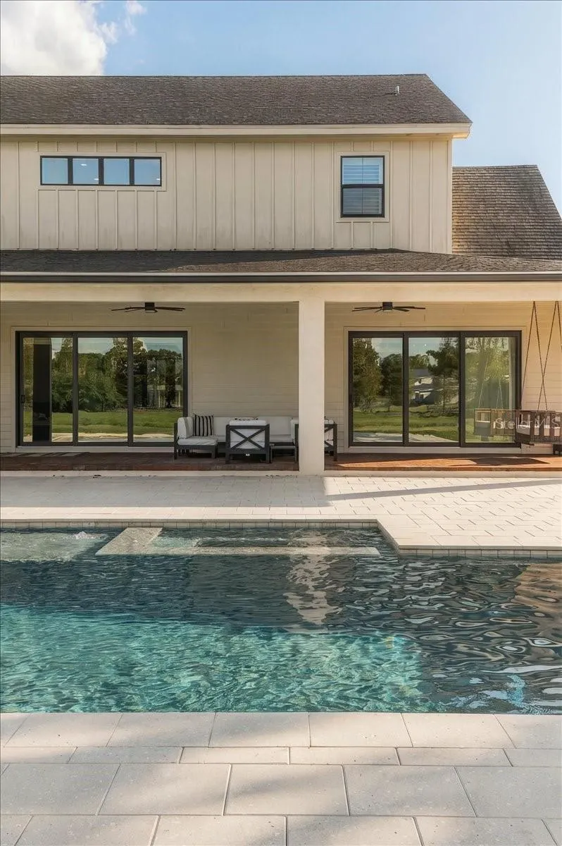 888 TWIN OAKS LN