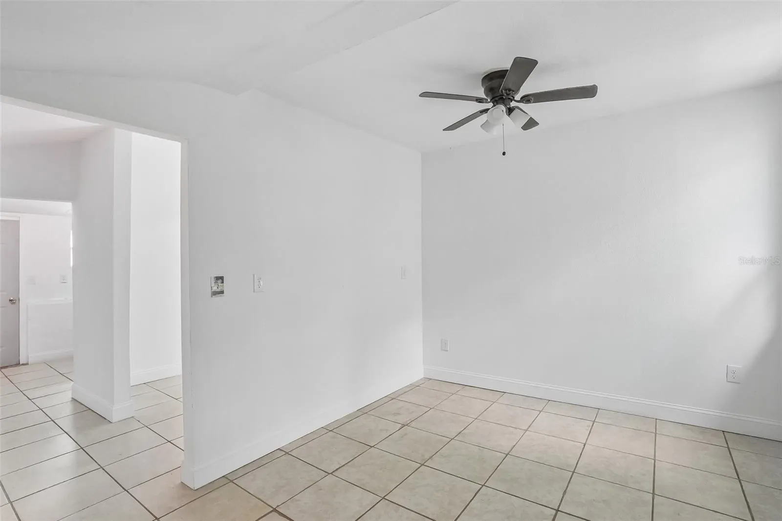 1533 E ELM RD