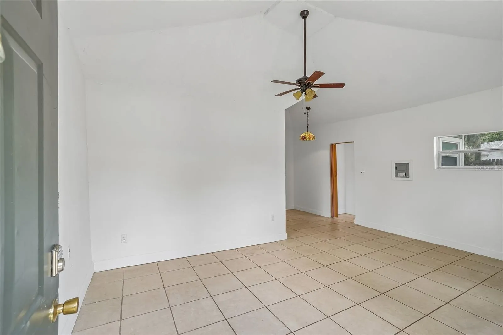 1533 E ELM RD