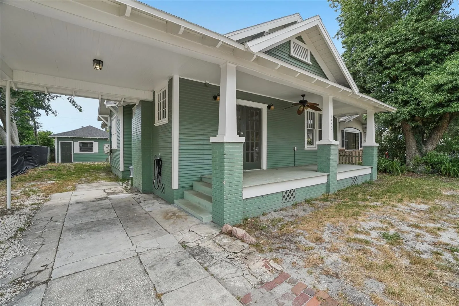 1533 E ELM RD